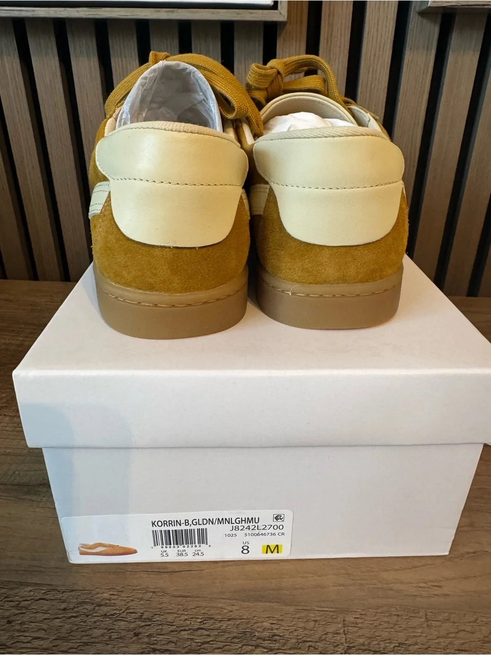 NWT Vince Corrin Sneakers Women SZ 8